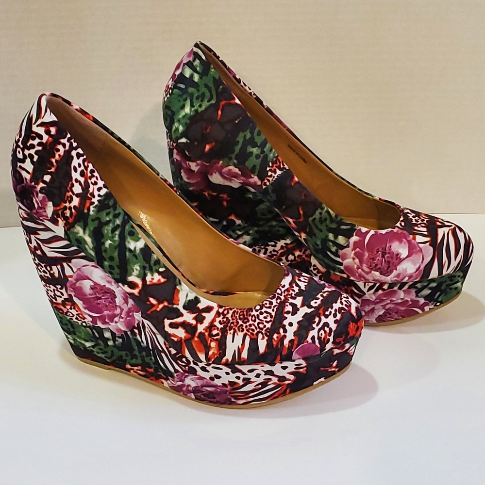 Call It Spring Poinsette Multi-Color Platform Wed… - image 1